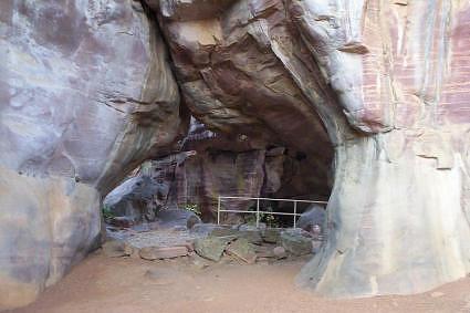 Rock shelter, Bhimbetka caves, Madhya Pradesh, India