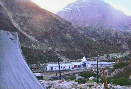 Lal baba's at Bhojwasa near gaumukh in the Himalayas