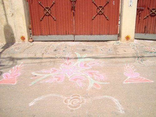 Rangoli pattern from Bangalore streets, Shanthinagar