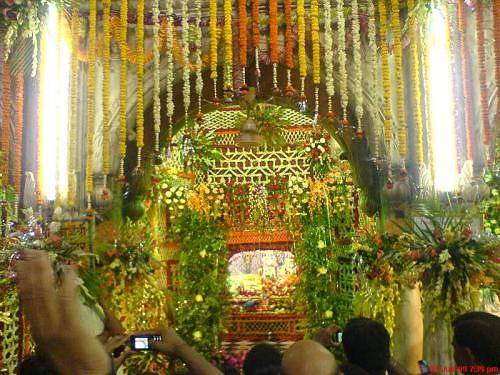 Phool Bangla for Sri Kanak Bihari ji, Ayodhya