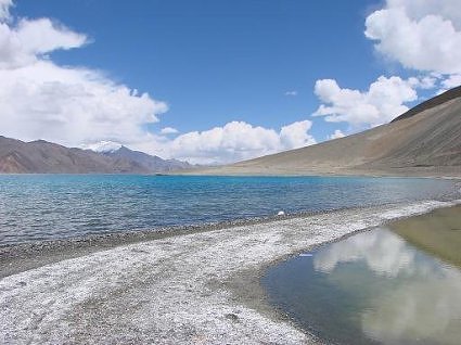 Refreshing ‘shikanji’ flavoured water: Pangong Tso Lake, Ladakh